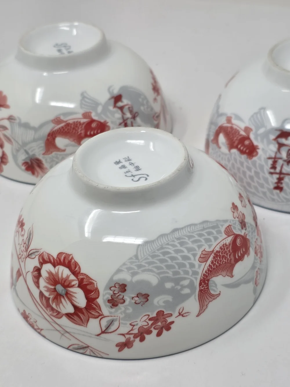 SF Marked glazed Porcelain Bowls with Red Floral&Fish Motif Japanese Set of 3